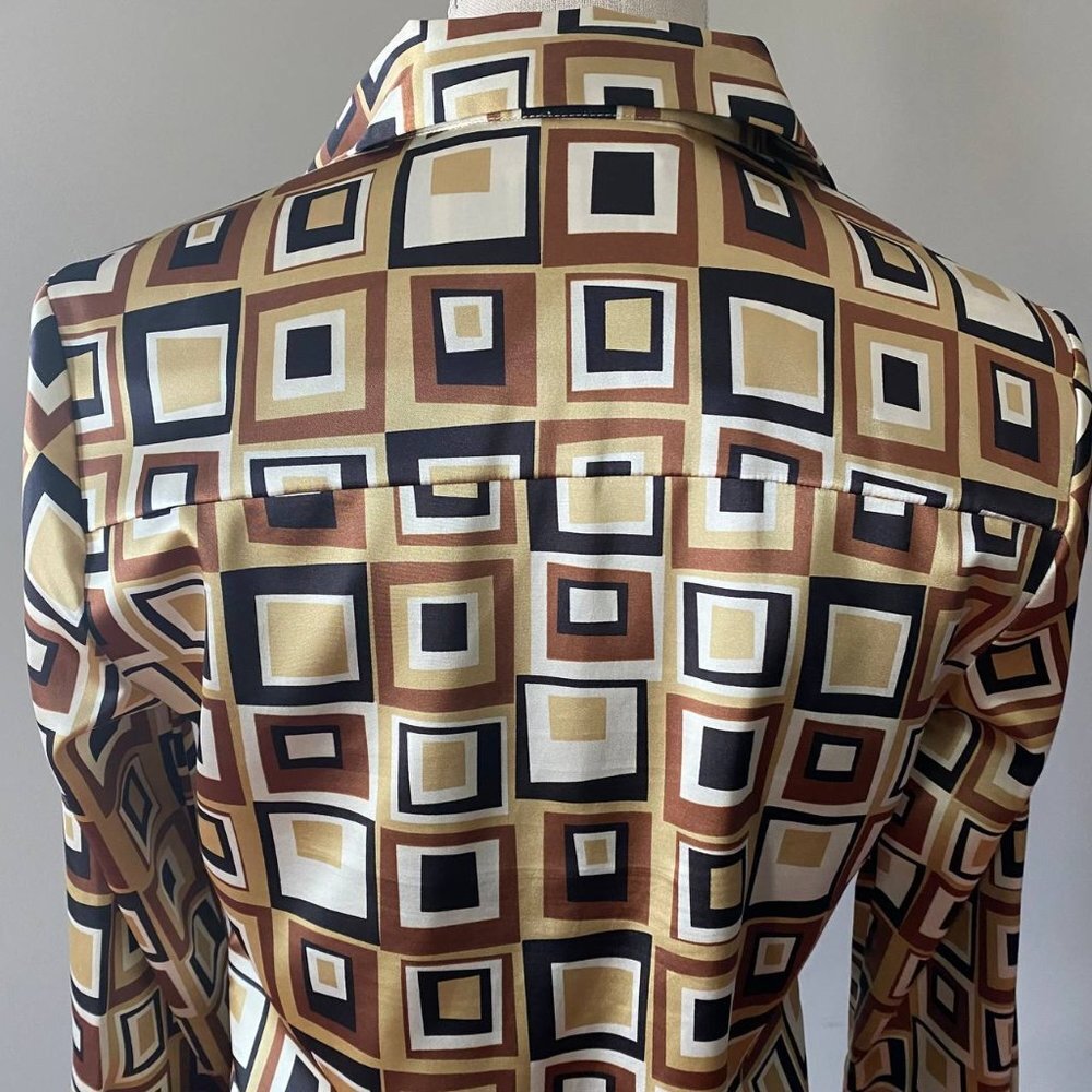Geometric Patterned Button Down Shirt - Picture 3 of 7